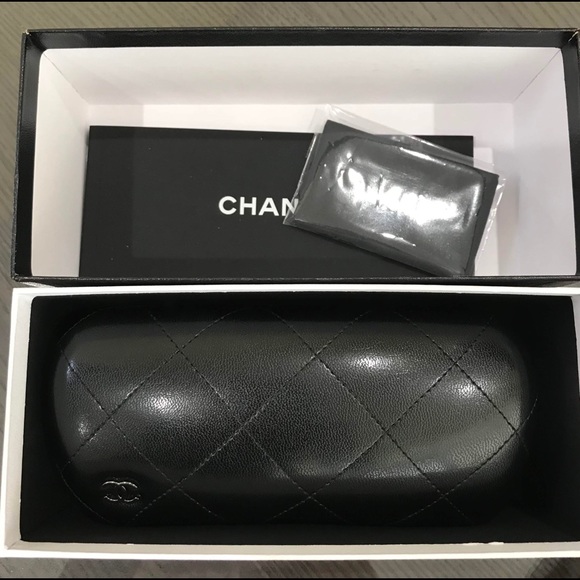 🚫SOLD🚫 NIB Authentic CHANEL Sunglasses - Picture 6 of 8